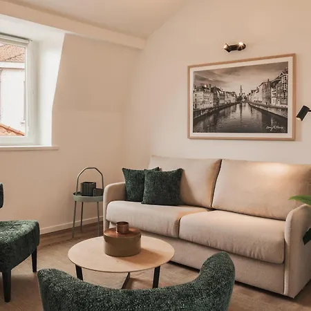 Apartment Highest Five By Romy&travis